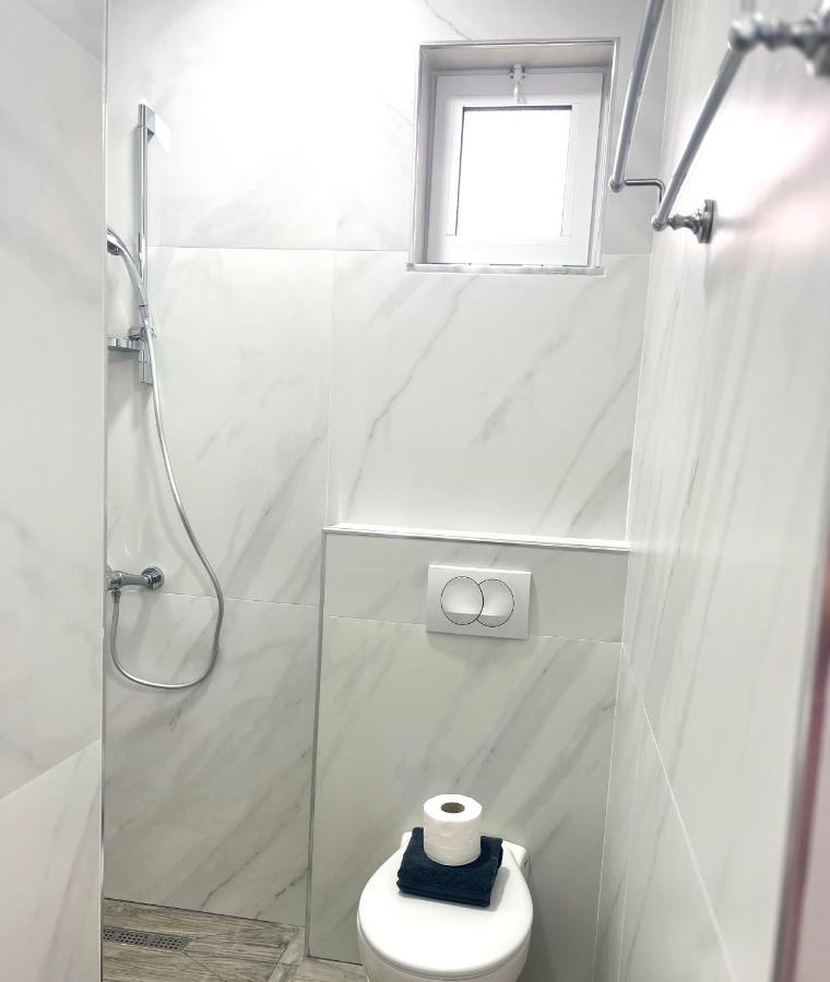 Viva Apartments Пермет Екстер'єр фото